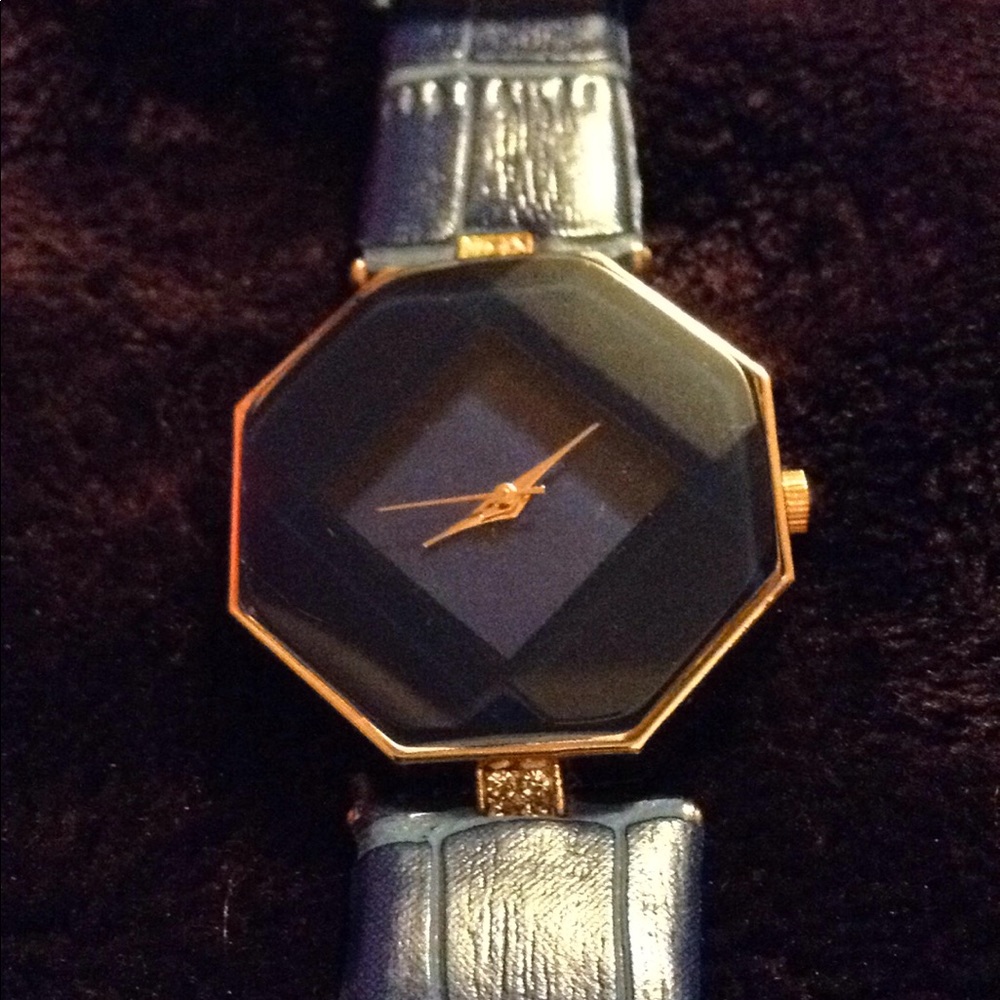 Blue quartz wrist watch